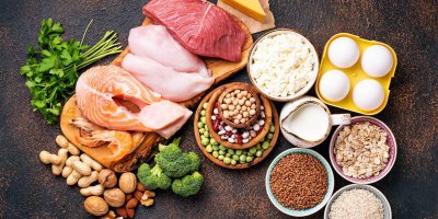 Kolik bílkovin, sacharidů a tuků bychom měli denně jíst?