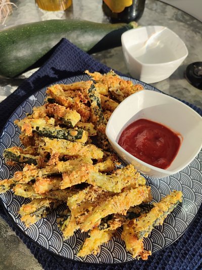 Cuketové hranolky na talíři