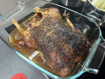 Pečená kachna ve skleněném pekáči