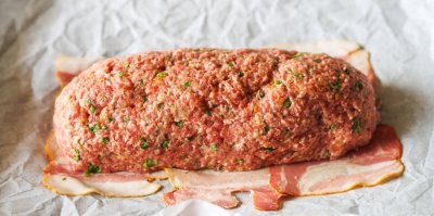 Sekaná z hovězího masa na slanině