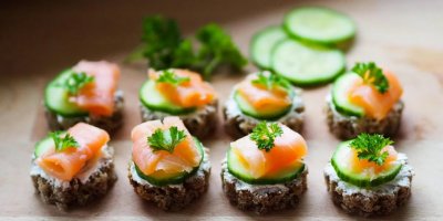 Kanapky s uzeným lososem