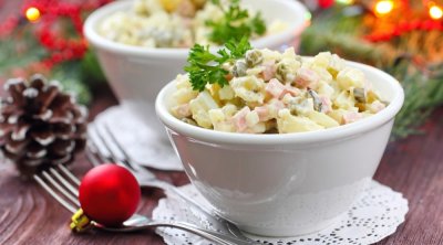 Low carb vánoční salát