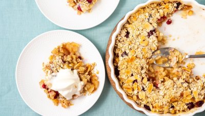 Veganský crumble s vanilkovým krémem