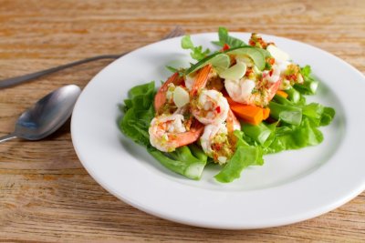Krevety s limetkovou šťávou a salátem