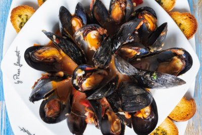 Slávky se šalotkou a rajčaty