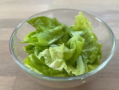 Salát z hlávkového salátu