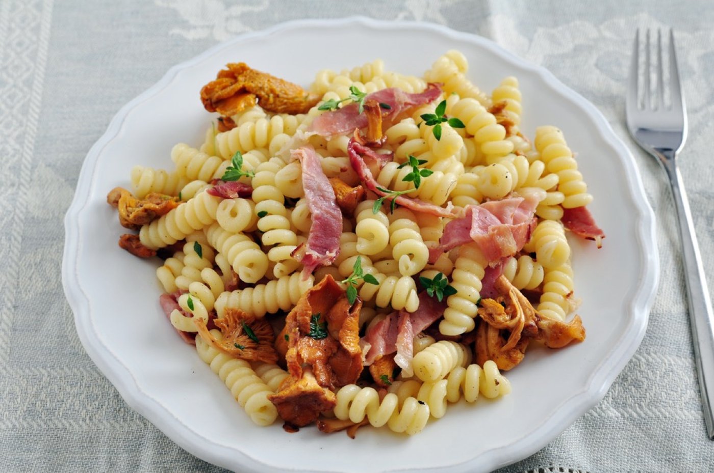 Fusilli della Basilicata na bílém talíři