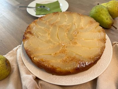 Obrácený hruškový koláč