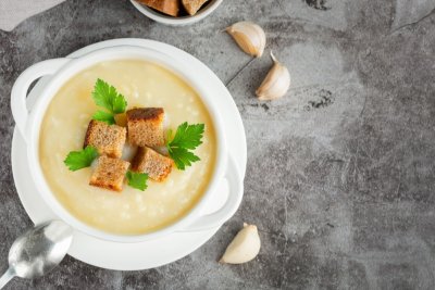 Krém z pečeného česneku