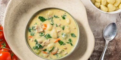 Kuřecí polévka s gnocchi