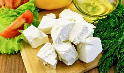 Domácí balkánský sýr