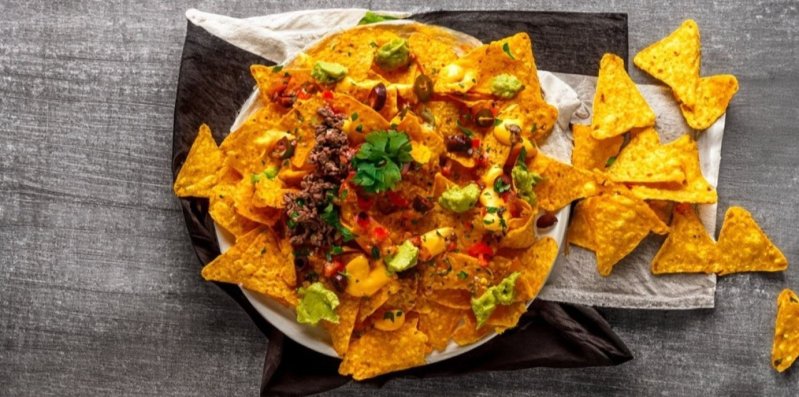 Zapečené nachos s mletým masem