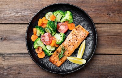 Losos se zeleninou z jednoho plechu