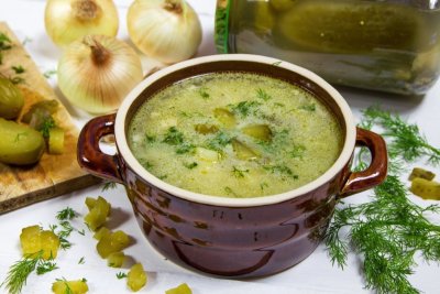 Polévka z kvašených okurek