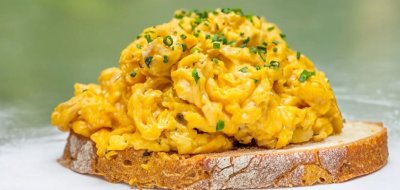 Dokonalá míchaná vajíčka z hrnce