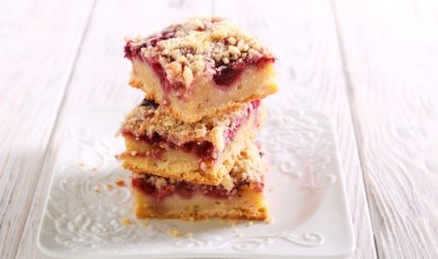 Rebarborová bublanina s tvarohem