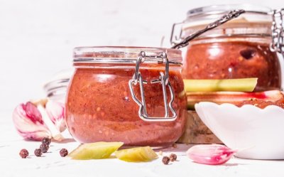 Rebarborové chutney