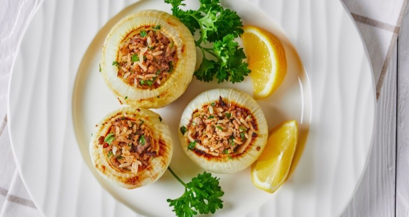 Plněné cibule mletým masem