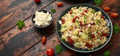 Bulgur se sušenými rajčaty a balkánským sýrem