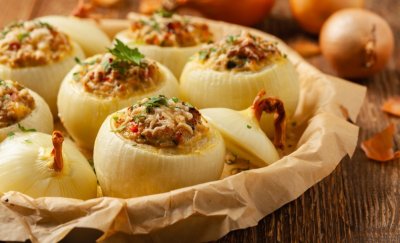 Pečené cibule plněné mletým masem