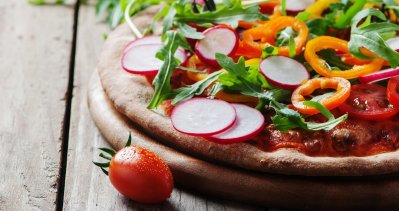 Ředkvičkový koláč s medovou ricottou