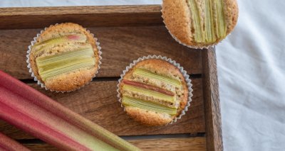 Rebarborové muffiny z mandlového těsta