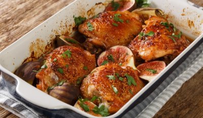 Kuřecí stehna na medu a hořčici s fíky