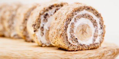 Ořechová roláda s banánem