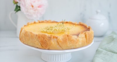 Krémový koláč s bezovým sirupem