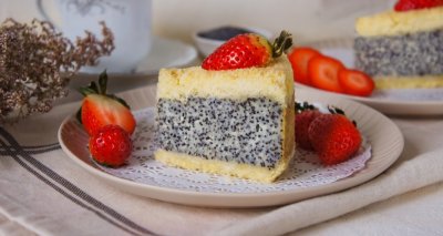 Jahodový koláč s tvarohem a mákem