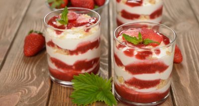 Jahodový dezert do skleničky