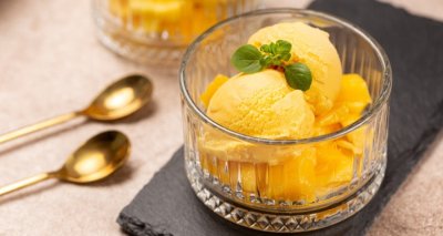 Mangovo-tvarohová zmrzlina