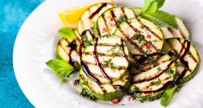 Grilované cukety s česnekem