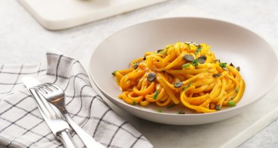 Krémová mrkvová omáčka na těstoviny