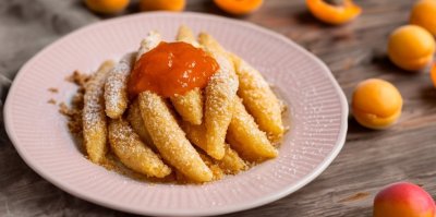 Bramborové noky s meruňkovou omáčkou