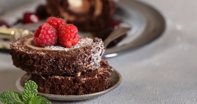 Malinovo-čokoládová roláda