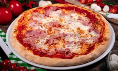 Šunková pizza