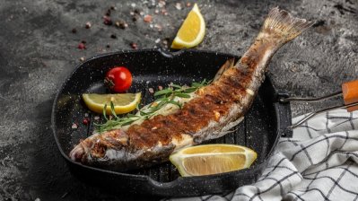 Pstruh na kmíně s grilovaným citronem