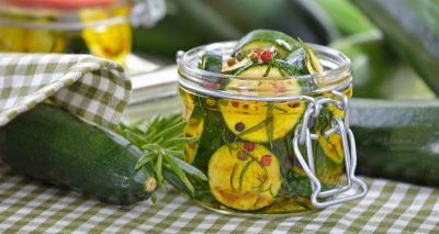 Cuketa naložená v oleji na zimu