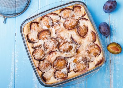 Rychlá žemlovka se švestkami