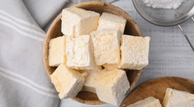 Proteinový marshmallow dezert s mangovou příchutí