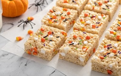 Halloweenské rice cereal treats