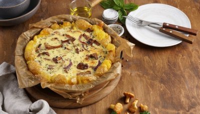 Zapečené brambory s houbami a pórkem