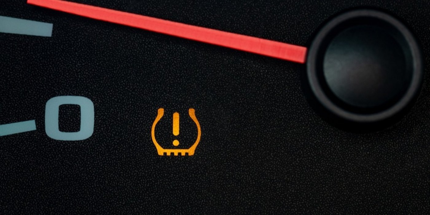 Kontrolka tlaku v pneumatikách