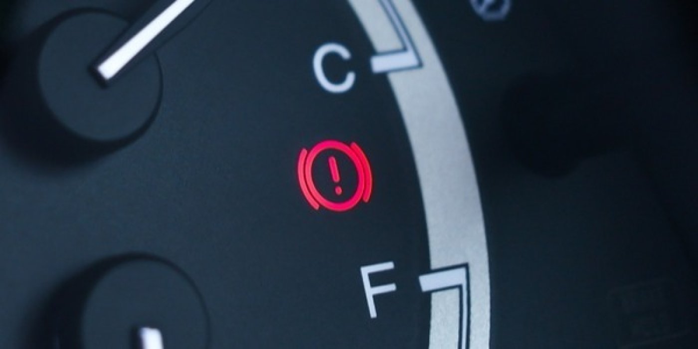 Nízký tlak brzdové kapaliny