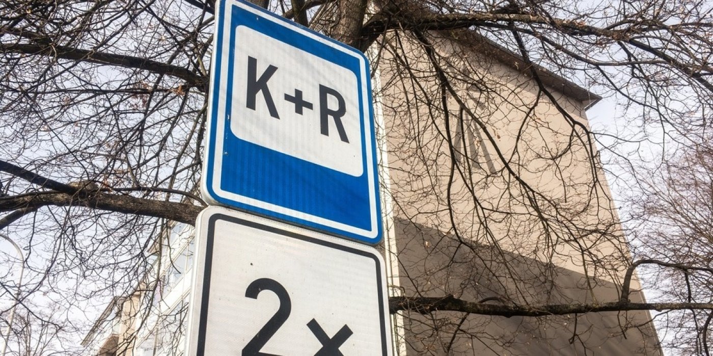 Kiss and Ride značka