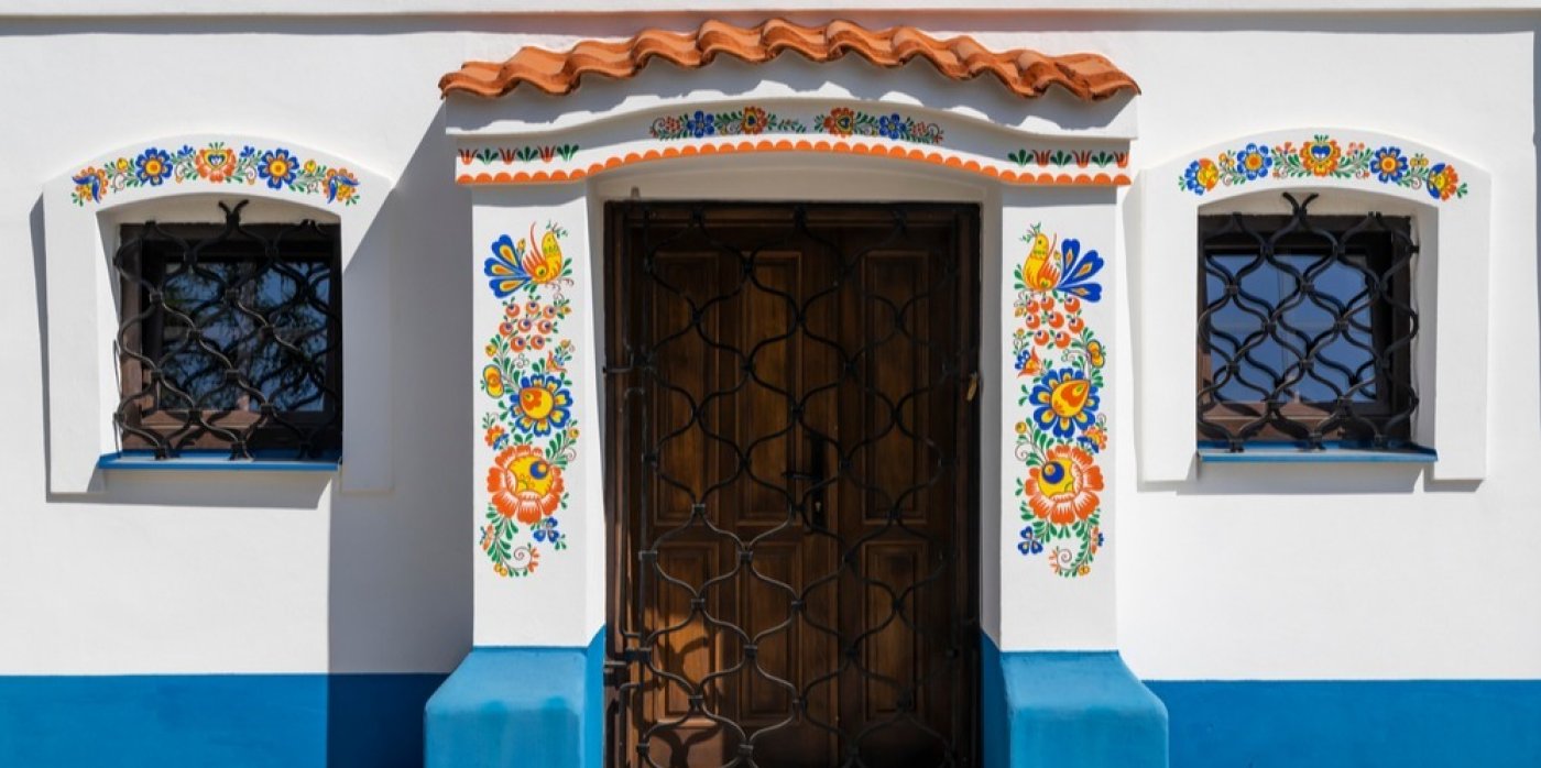 Vchod do moravského vinného sklípu