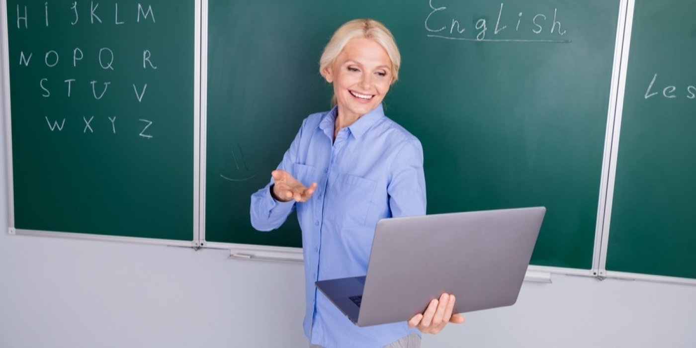 Žena učí angličtinu